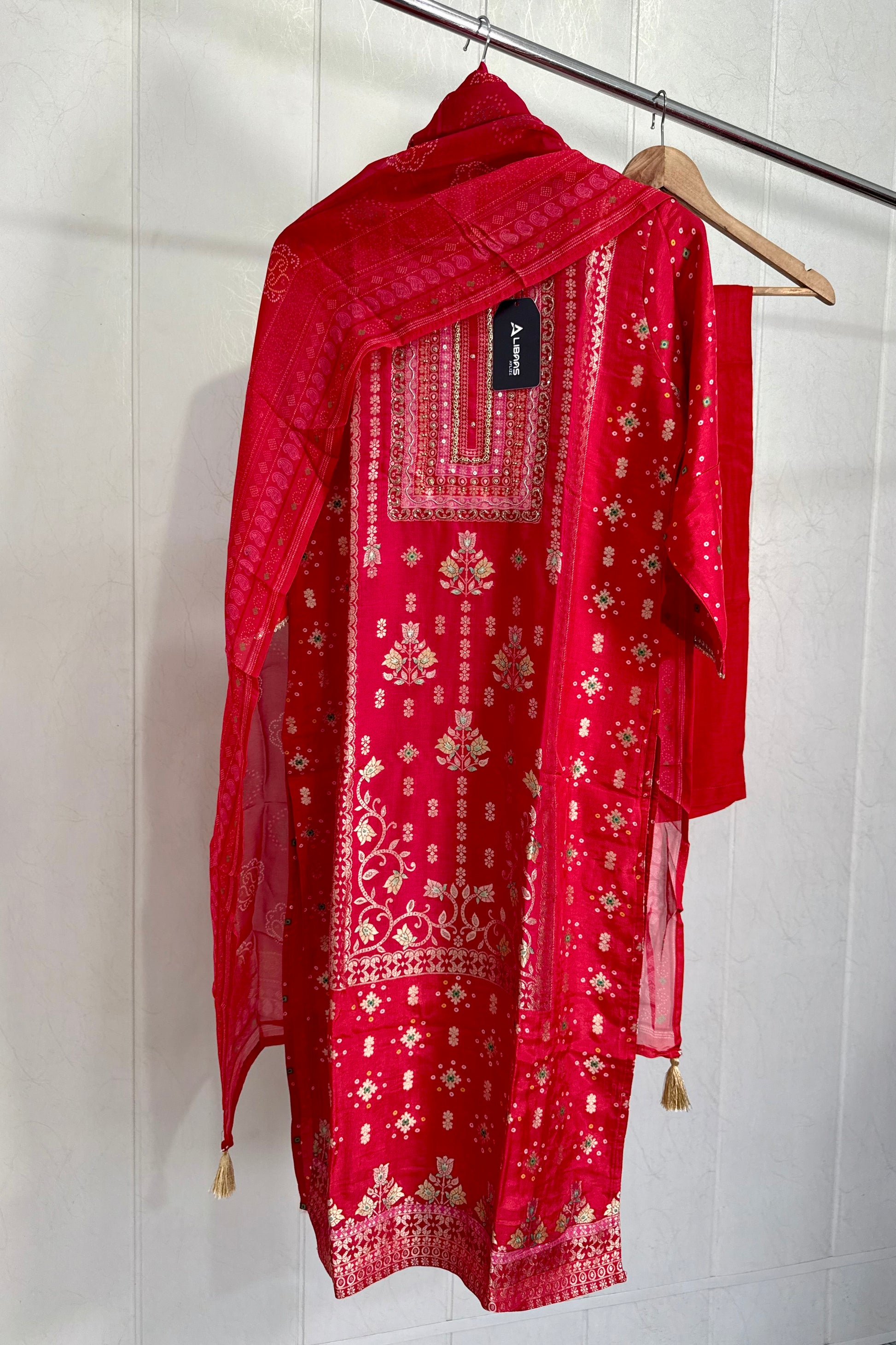 “Mustarab” Beautiful jacquard silk kurti pant with dupatta set 🛍️