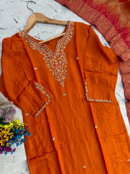 “Qaasid” A very beautiful orange handwork set🛍️