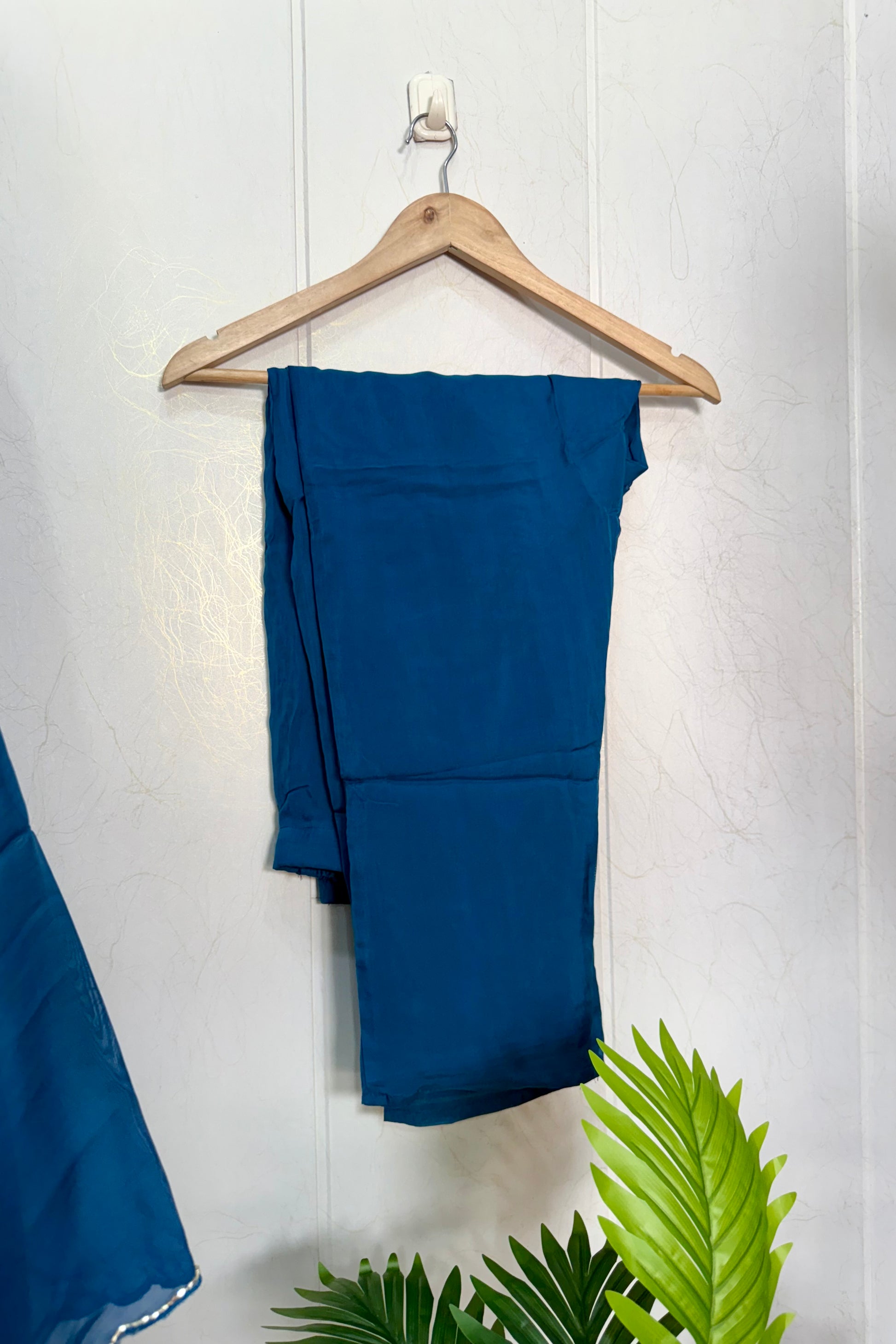 “Ujjwal” Trending Organza Viscose Suit set 🛍️