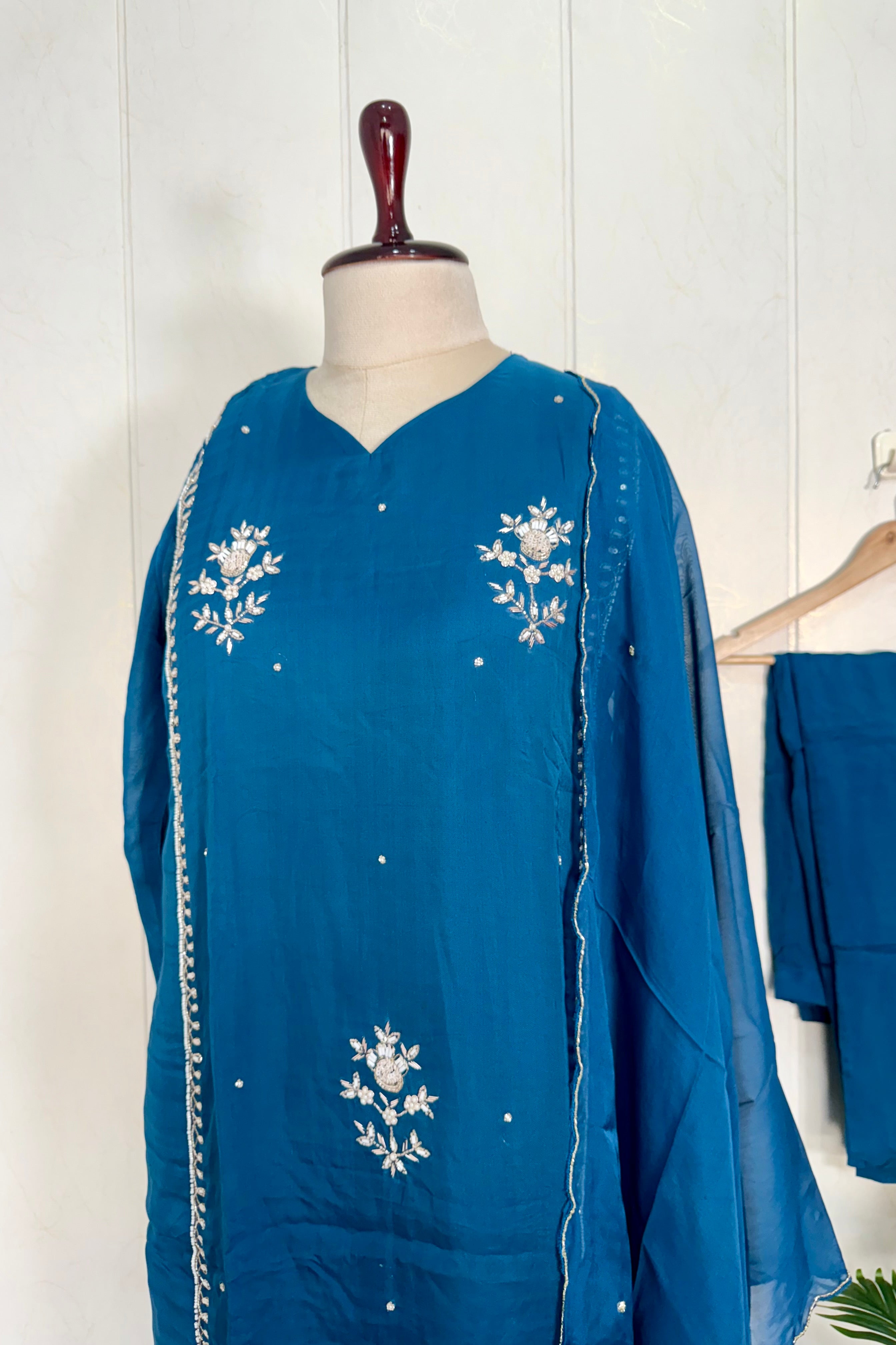 “Ujjwal” Trending Organza Viscose Suit set 🛍️