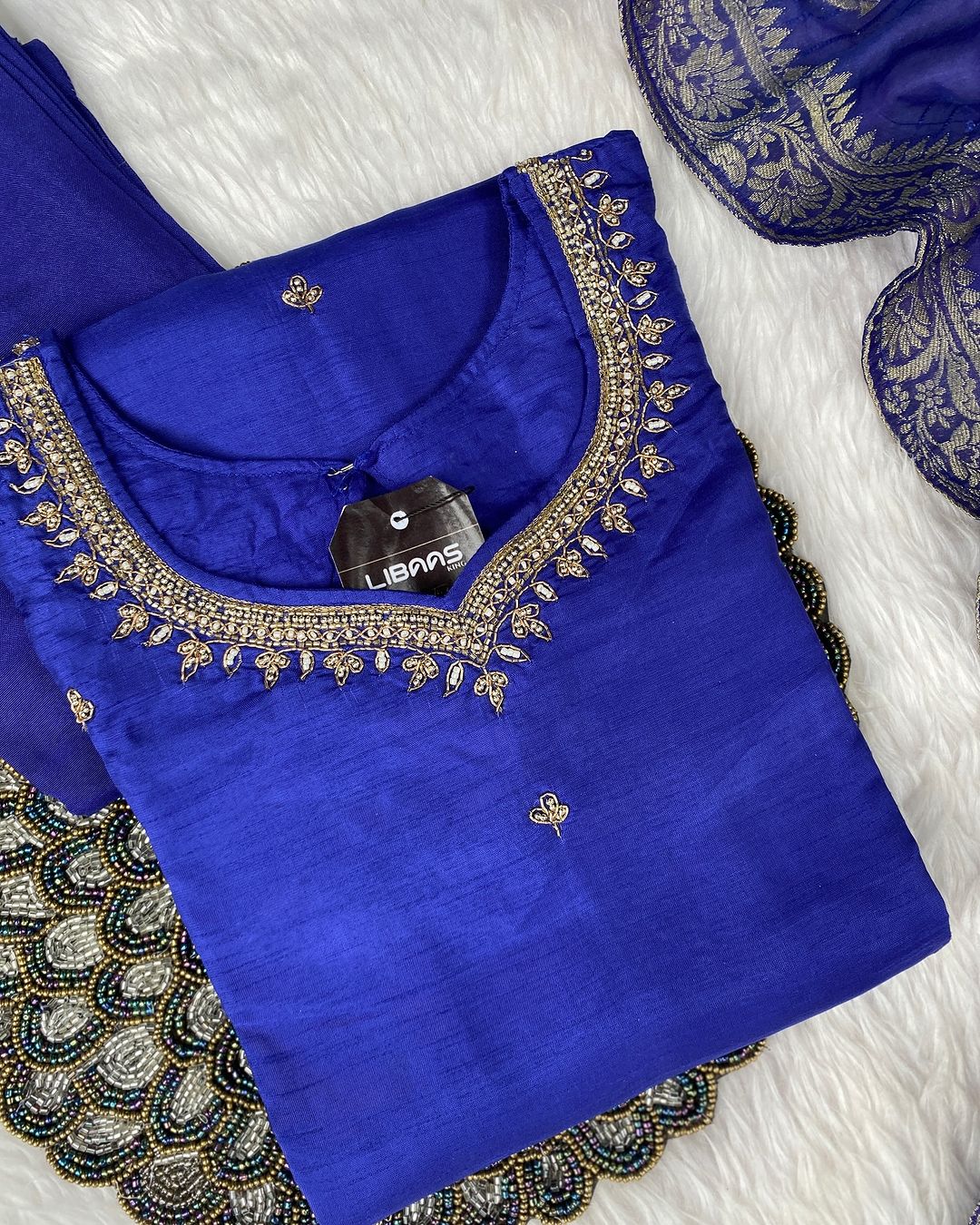 “Isha” Blue shade premium range dola silk set 🛍️