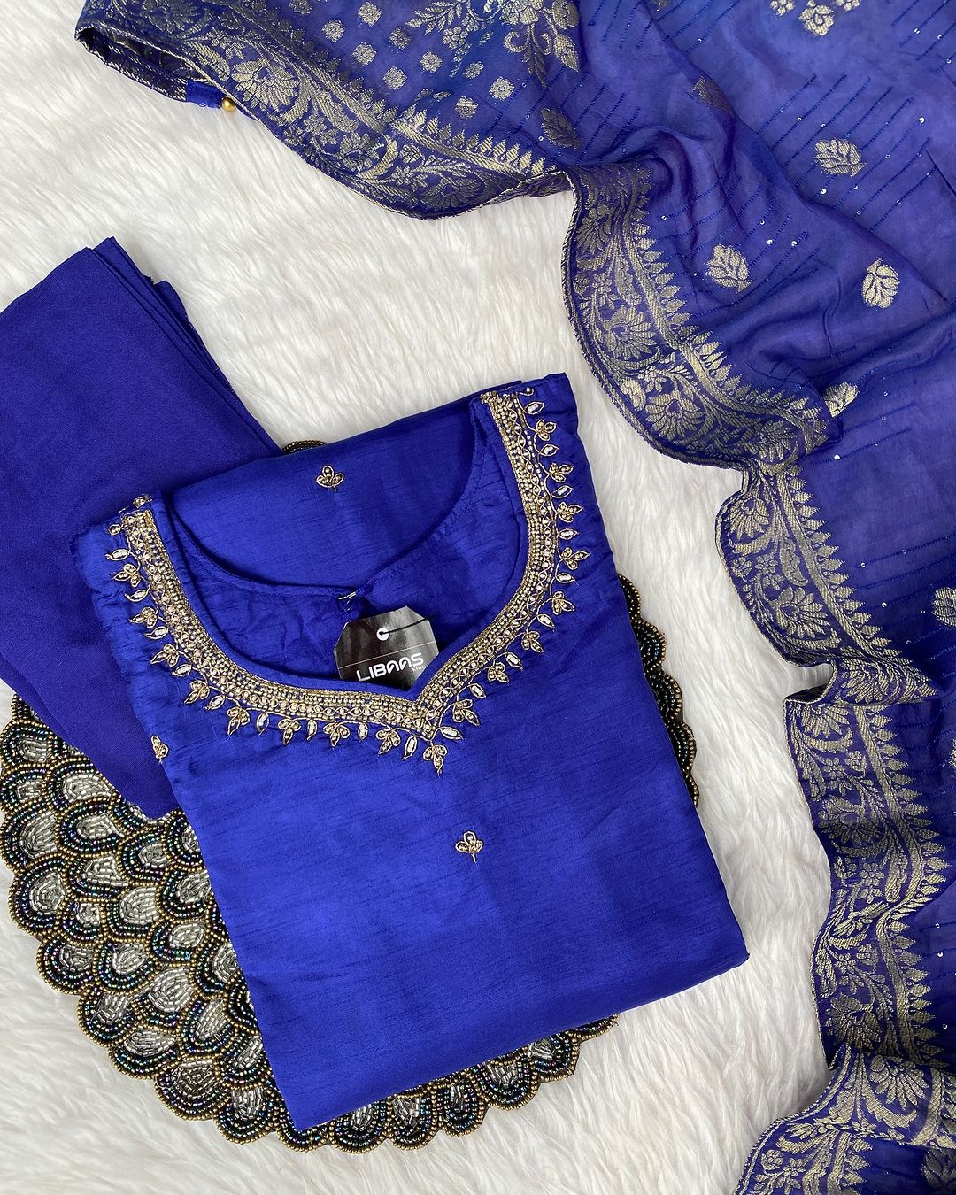 “Isha” Blue shade premium range dola silk set 🛍️