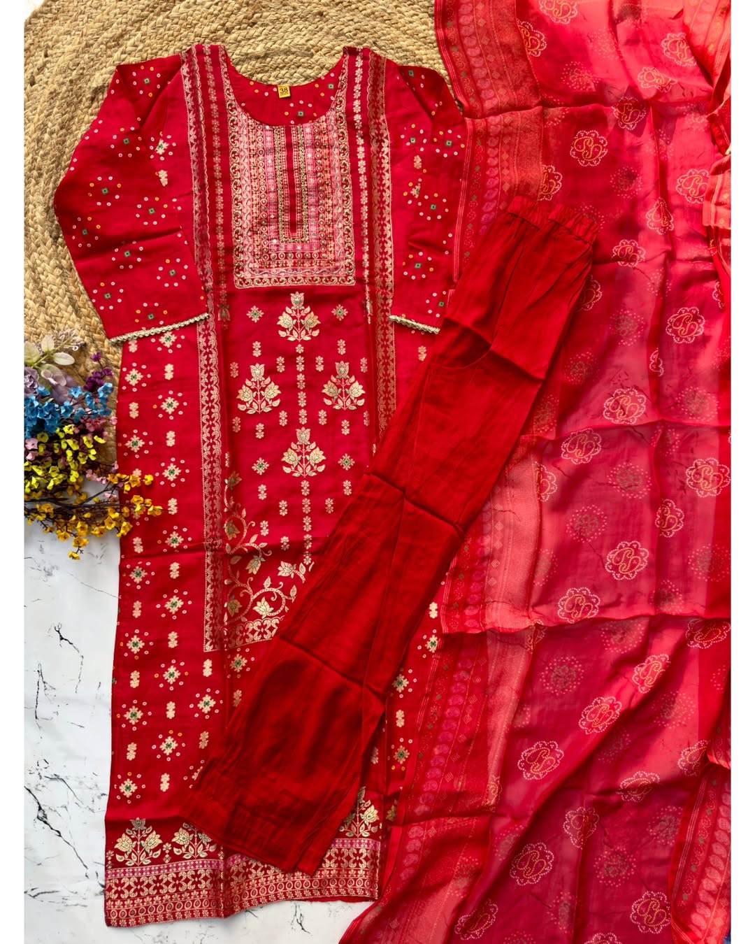 “Mustarab” Beautiful jacquard silk kurti pant with dupatta set 🛍️♥️