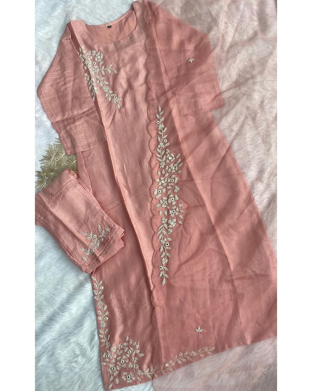 ‘’HEER” Peach Dola Silk Set