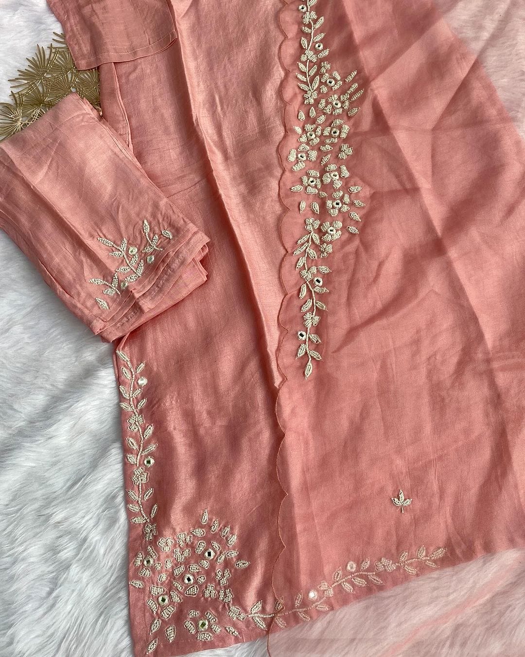 ‘’HEER” Peach Dola Silk Set