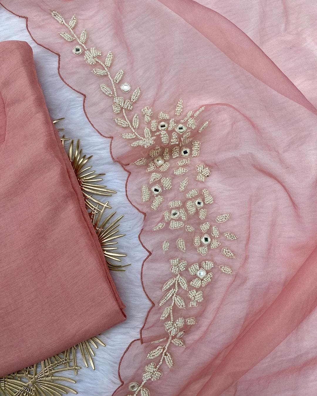 ‘’HEER” Peach Dola Silk Set