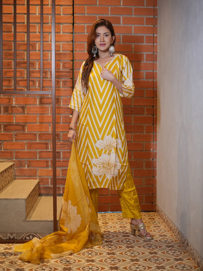 “Aradhya” Pure Russian silk aari work kurti pant with dupatta set 🛍️