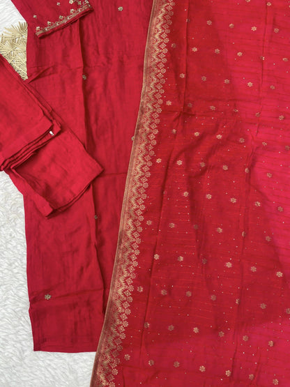 “Kaynat” Beautiful pink V neck handwork set