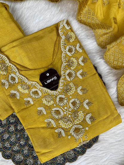 “Ziya” Beautiful yellow handwork dola silk set 🛍️