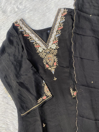 “Reena” Black v neck chinnon kurti bottom dupatta set