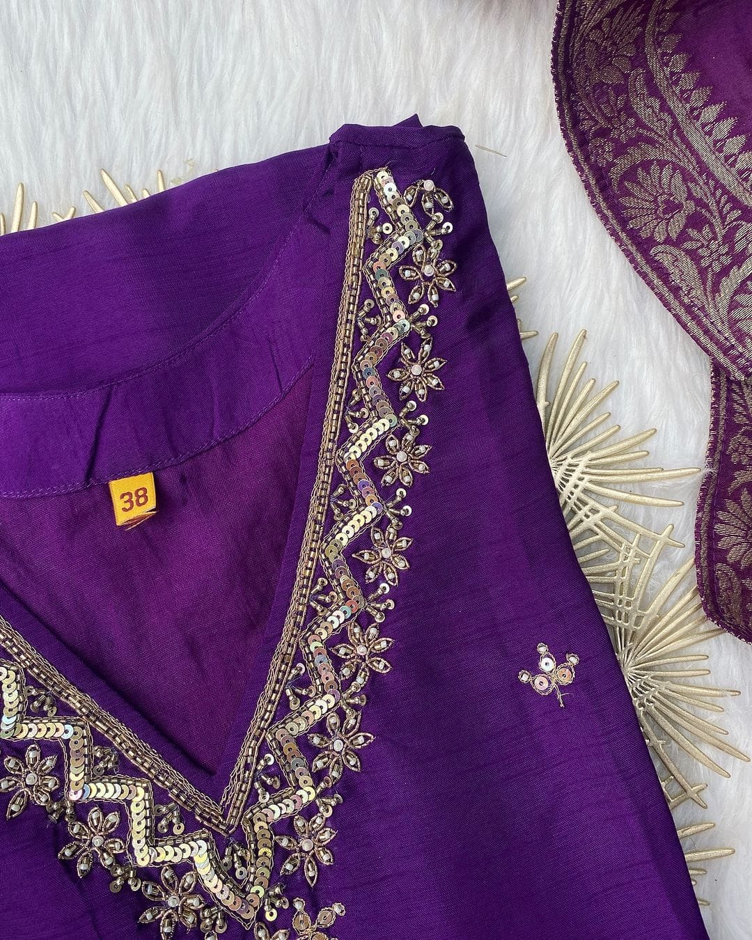 “Dilkash” A very beautiful Purple v neck handwork set🛍️