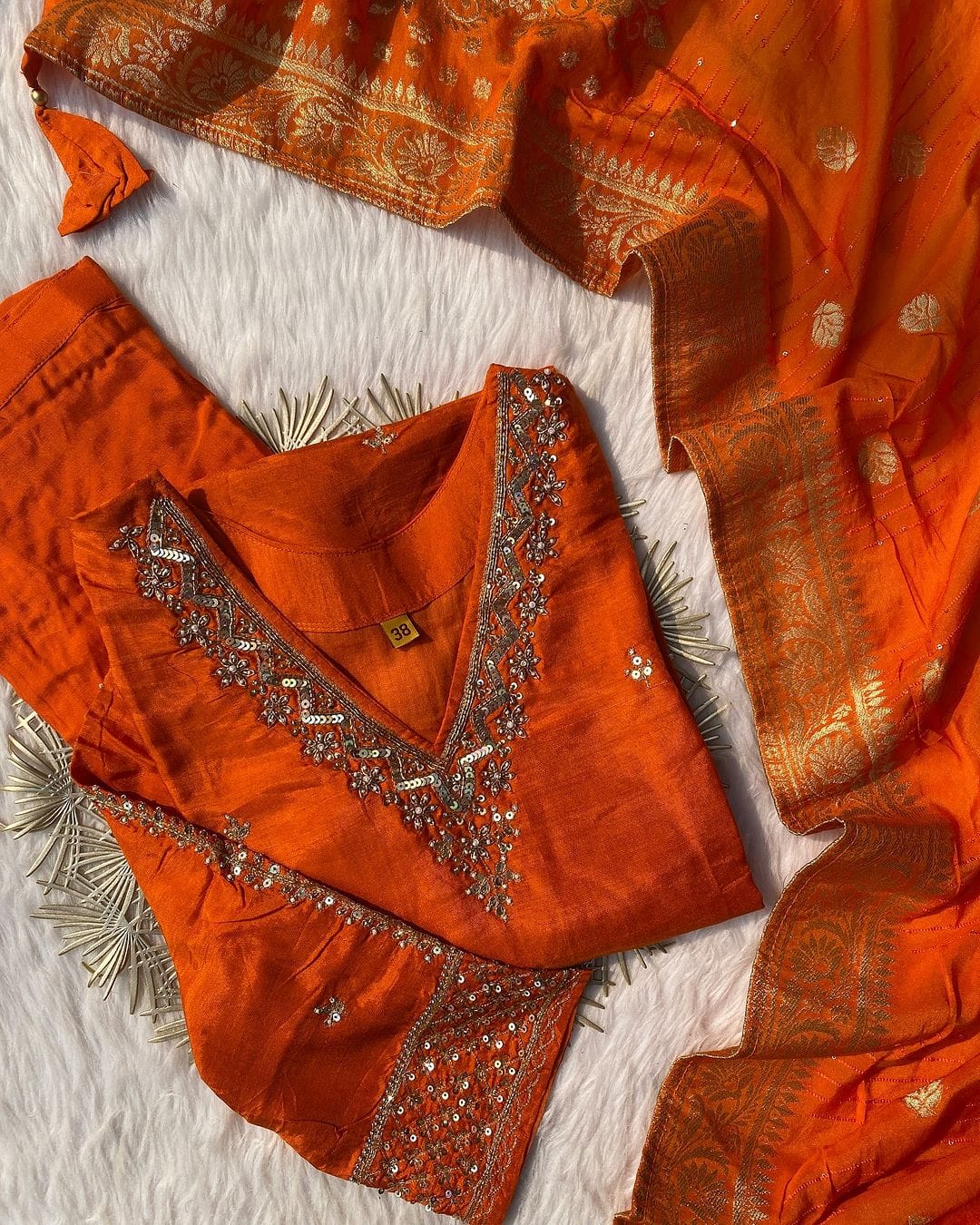 “Dilkash” A very beautiful orange v neck handwork set🛍️