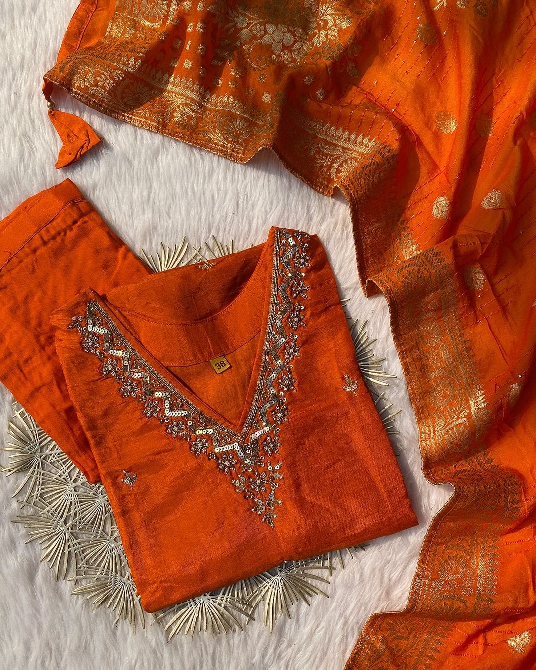 “Dilkash” A very beautiful orange v neck handwork set🛍️