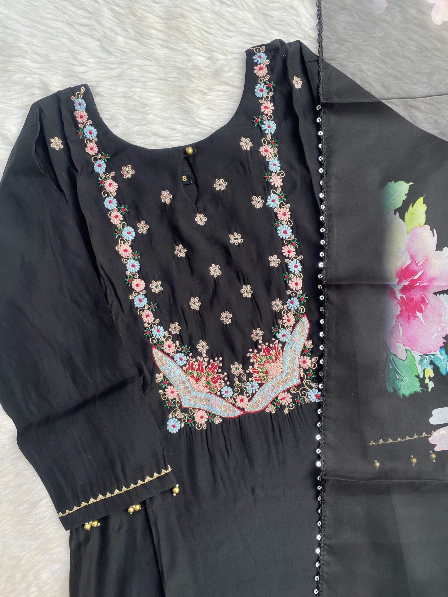 “Inaayat” Beautifully black silk kurta bottom with dupatta set