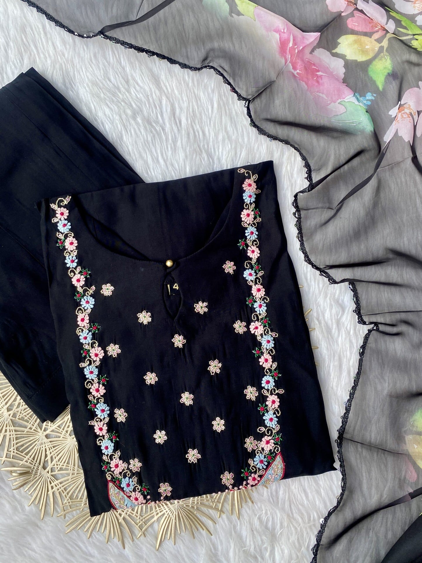 “Inaayat” Beautifully black silk kurta bottom with dupatta set