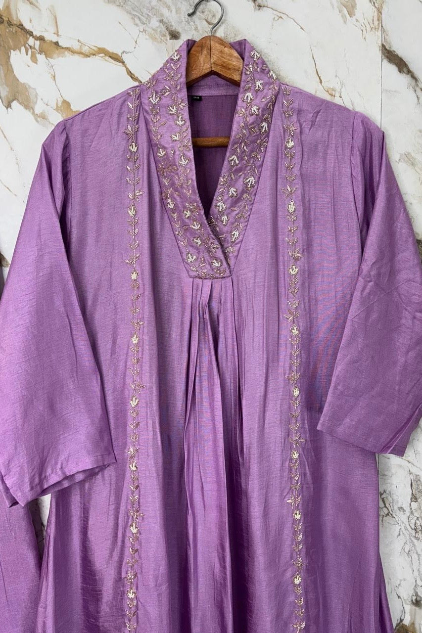 “Eira” Dusty Lavender Heavy handwork Dola silk A line kurti set 🛍️