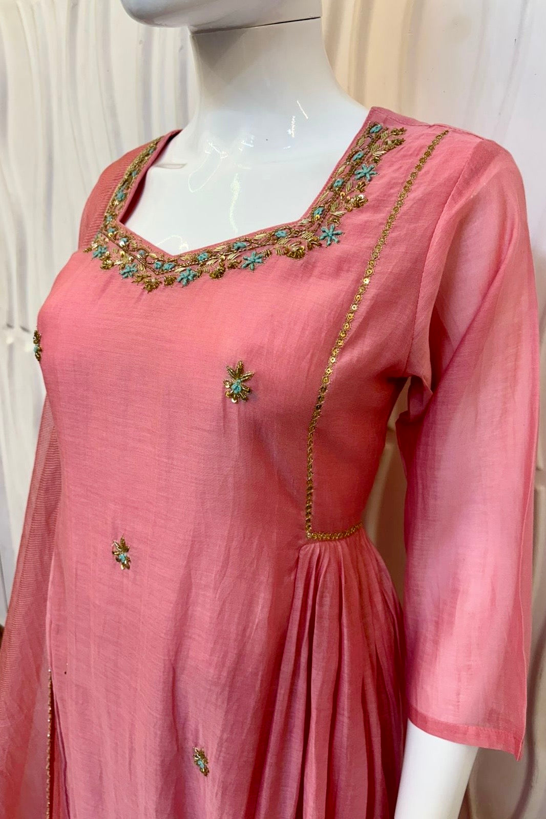 “Ayesha” Premium Mul Chanderi Anarkali Suit set 🛍️