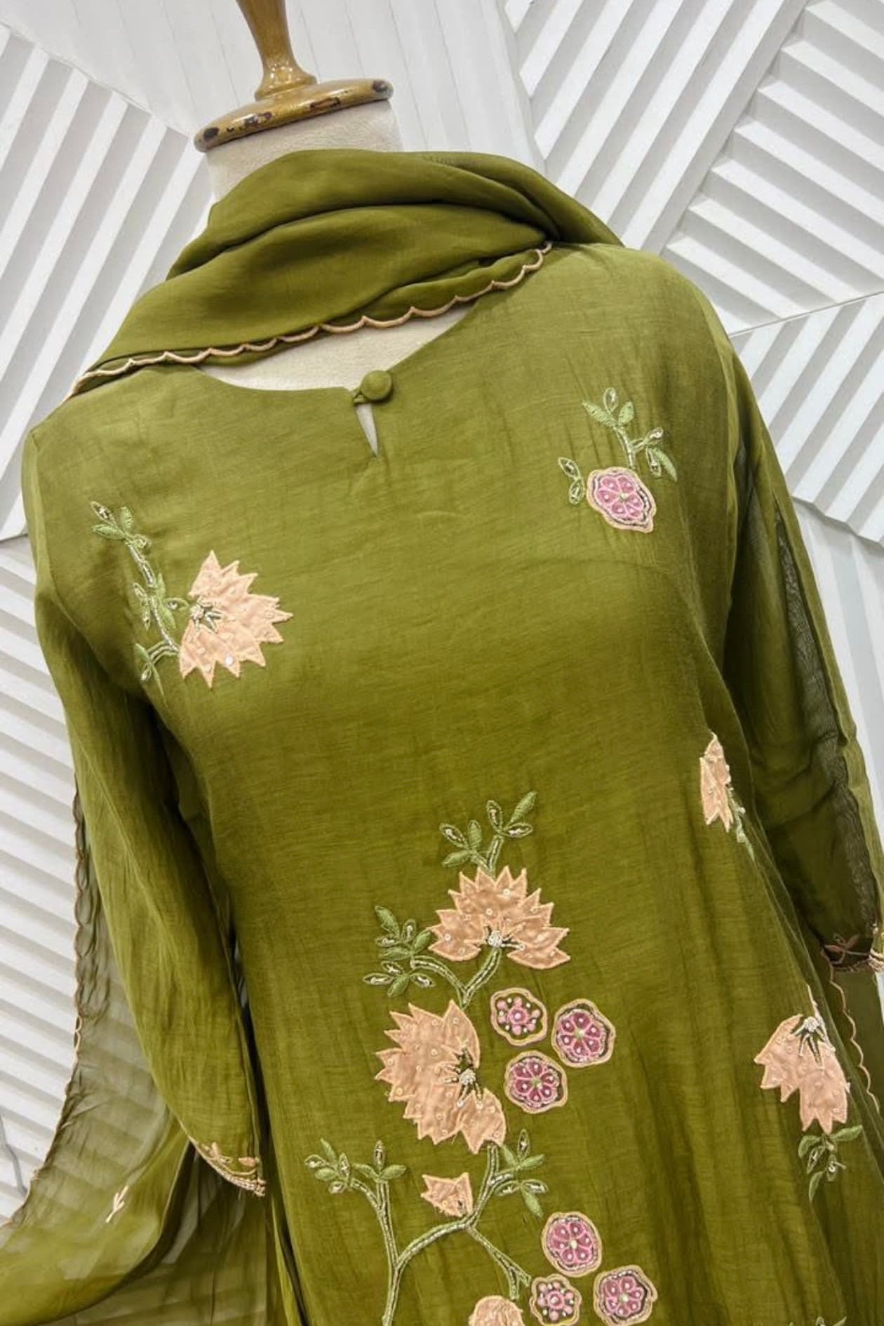 🛍️”Quinn – Premium Mul Chanderi Embroidered A Line Kurta Set