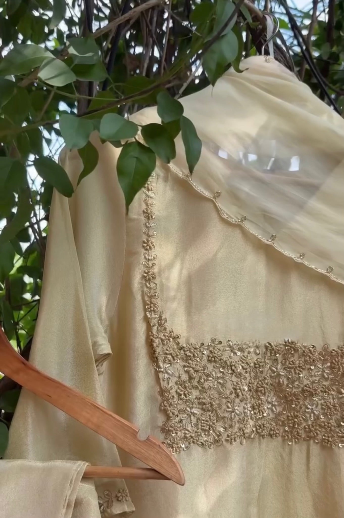 “Jini” Tissue silk handcrafted kurti bottom dupatta set 🛍️