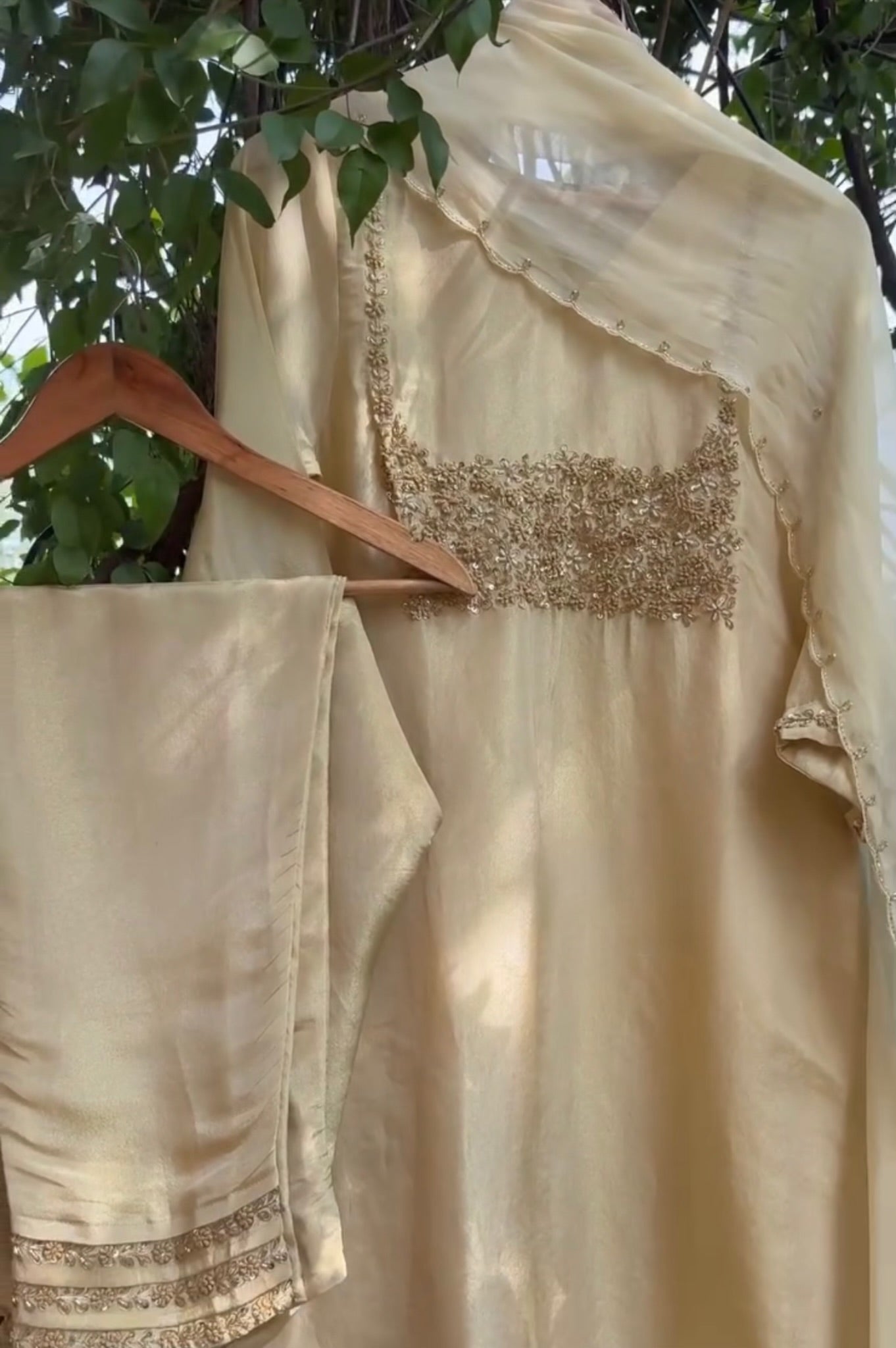 “Jini” Tissue silk handcrafted kurti bottom dupatta set 🛍️