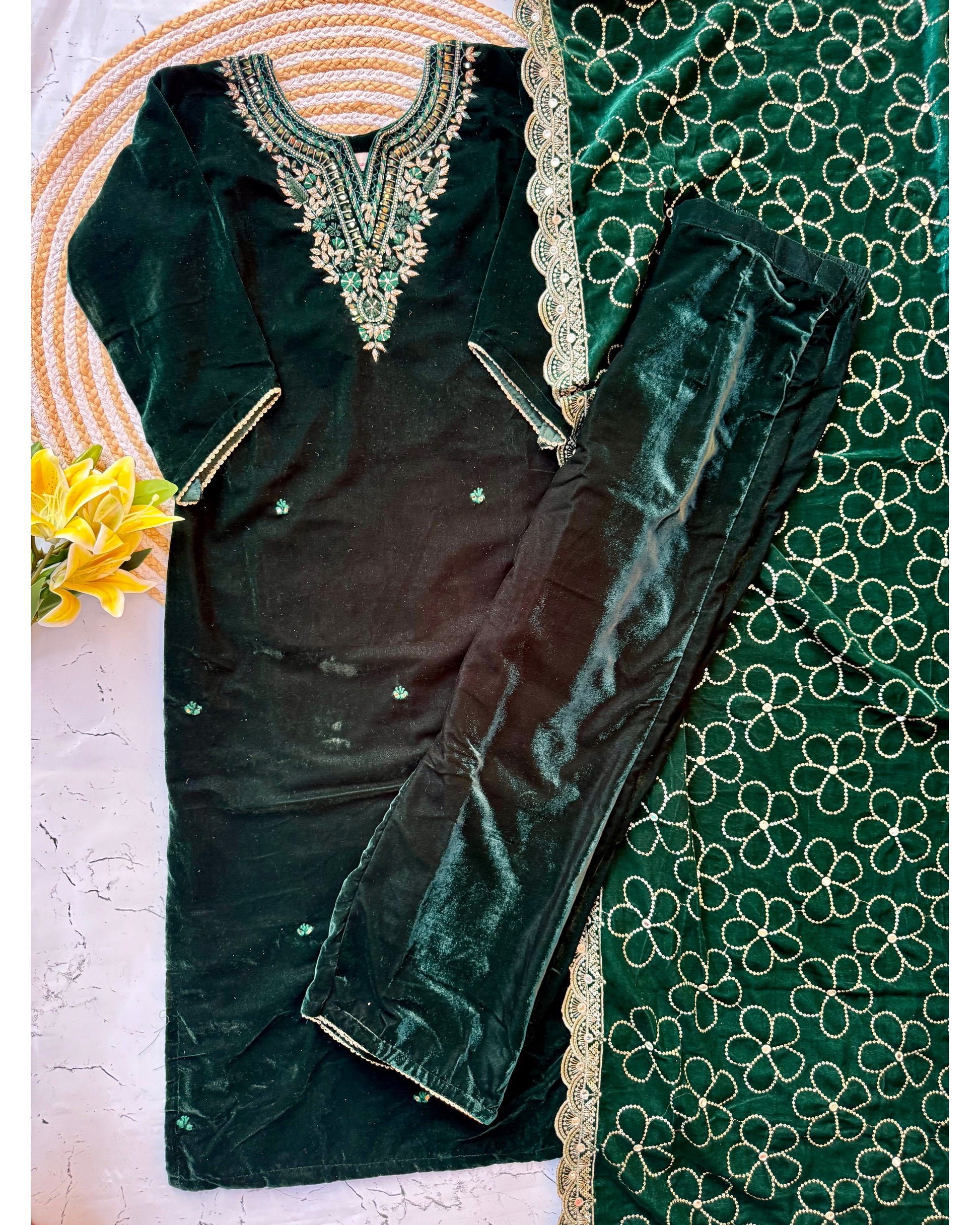 “Zara” Premium heavy velvet handwork suit with shawl set